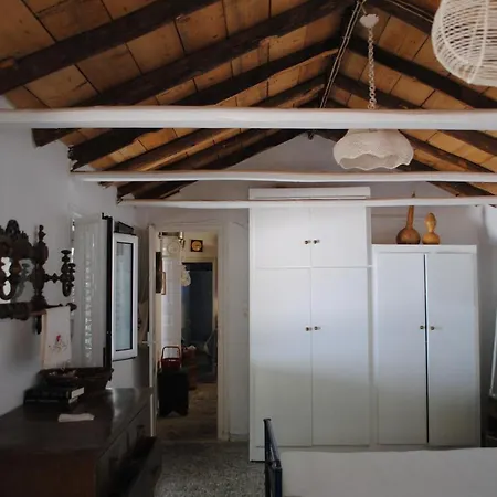 Portela House * Каламата